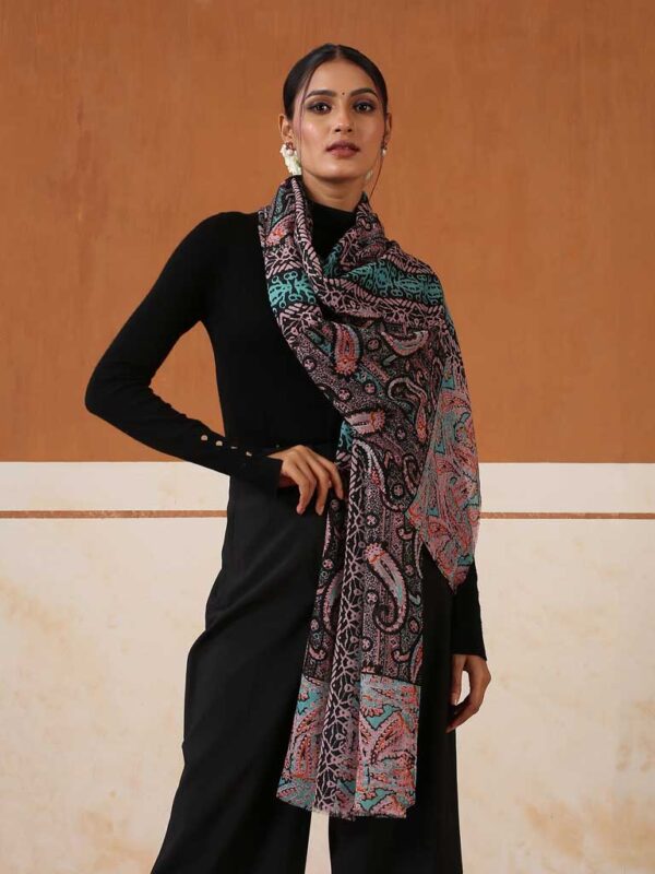 Ethnic Paisley Print Wool Scarf
