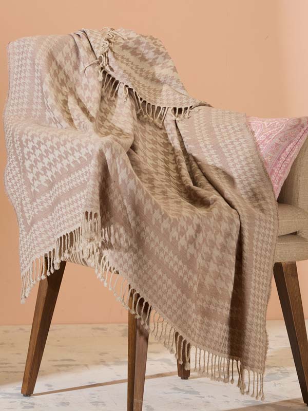 Houndstooth Fine Wool Throw