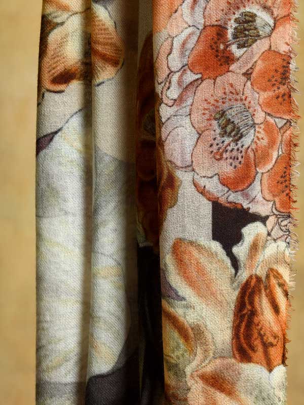 Les Grand Fleurs Wool Stole - Cloud, Apricot